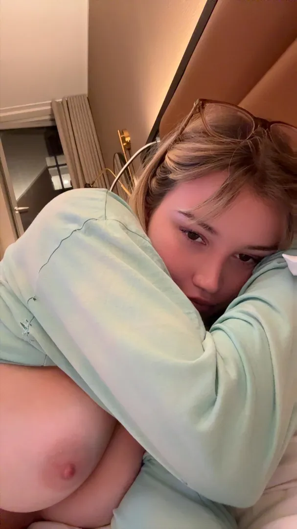 Corinna posted by xBaddiexo