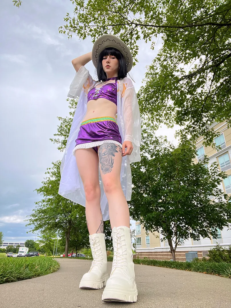 Cosplaying as Nico Robin (self) posted by blightbrat