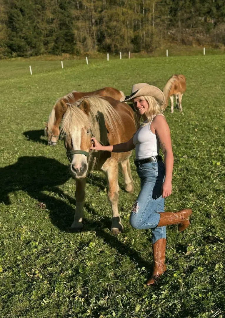 Could you replace my horse? posted by RafflesiaRhythm