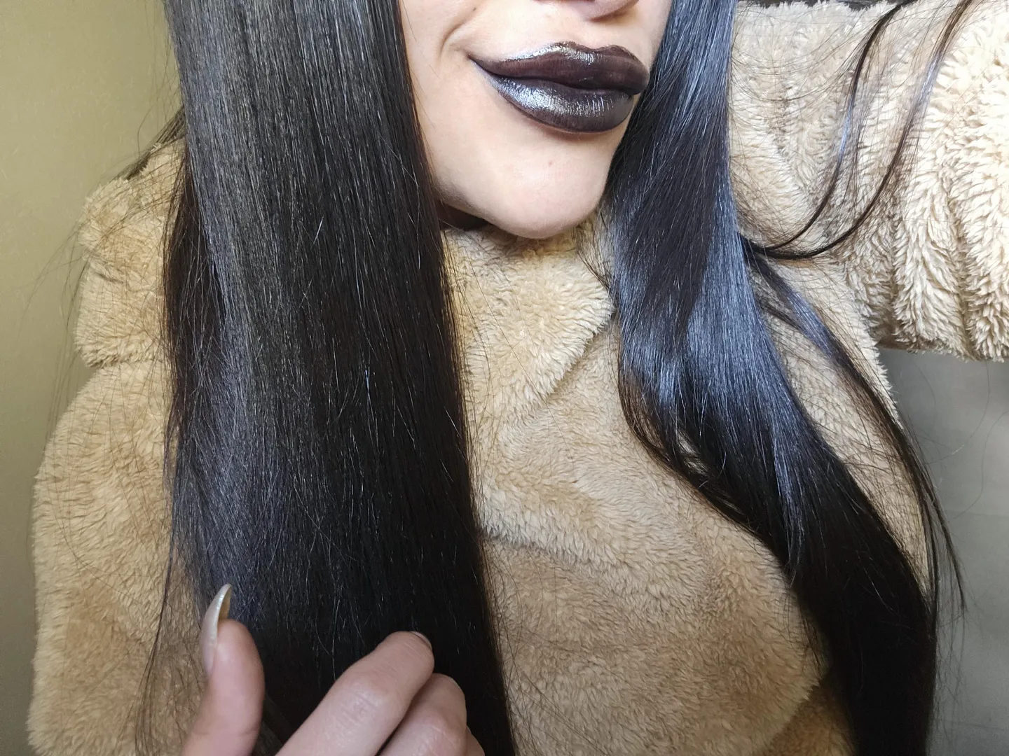 Could you resist a kiss from my lips? posted by glez333