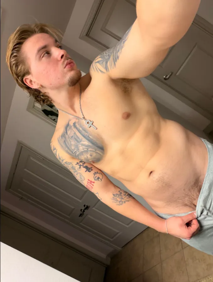 Couldn’t keep my arm down posted by thespicyrussian