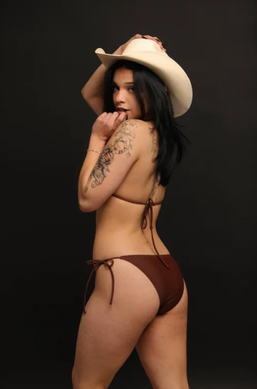 couldn’t resist looking back by RaspberrySilly4462