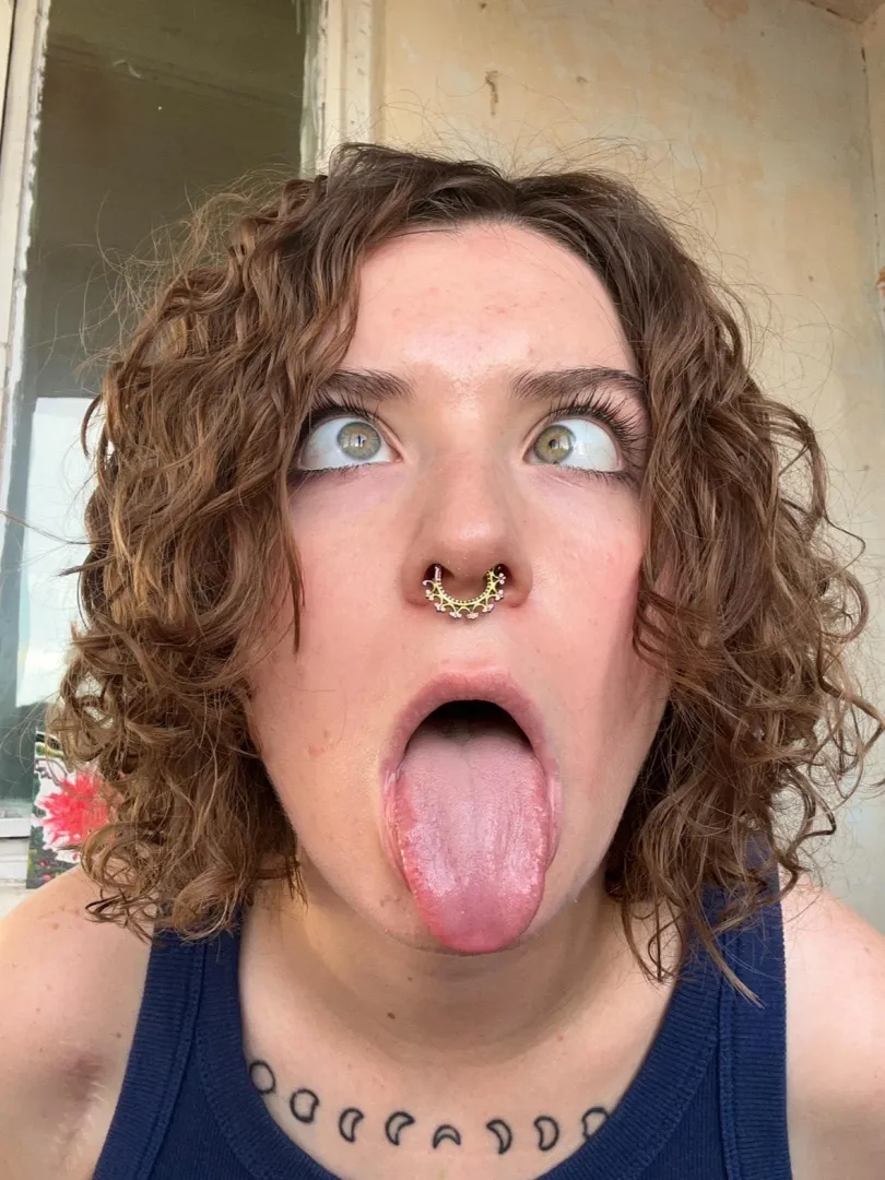 count to three  posted by feetyourlick