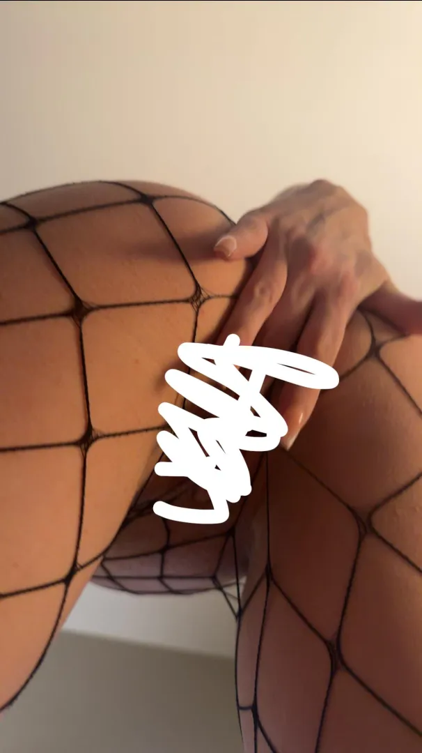 Couple for tonight? posted by Comfortable-Cash-614