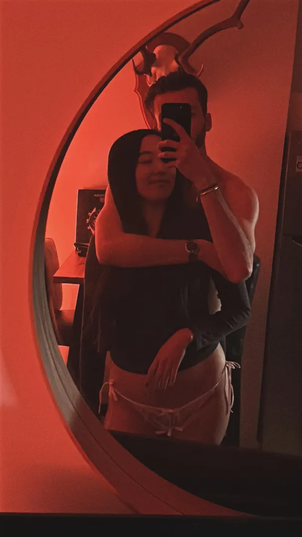 Couple parisien posted by Ok-Egg-958