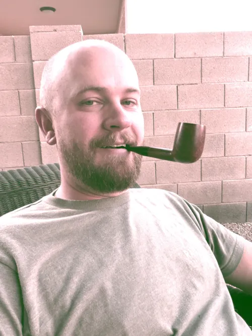 Cracked open my first tin of Peterson Flake by Kejohn9