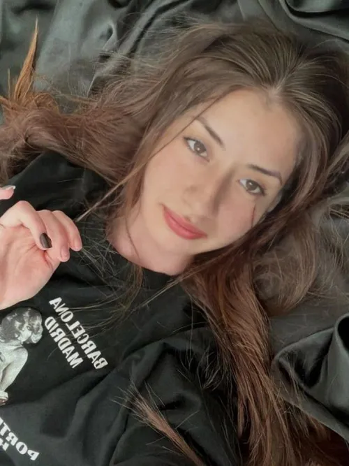 craving for an older man to cheat w me.. wanna get wild, daddy? by Ok-Shoe-8604