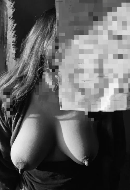 Craving for little attention. (F) 29 by CoochieGoddess