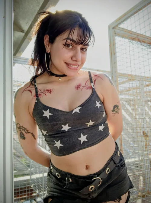 Craving some attention, drop your best pickup line and make me blush by jazzloaf9