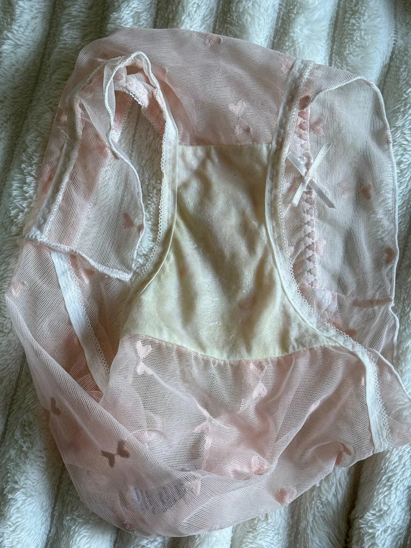 Creamy pair posted by Dependent-Bus-2458