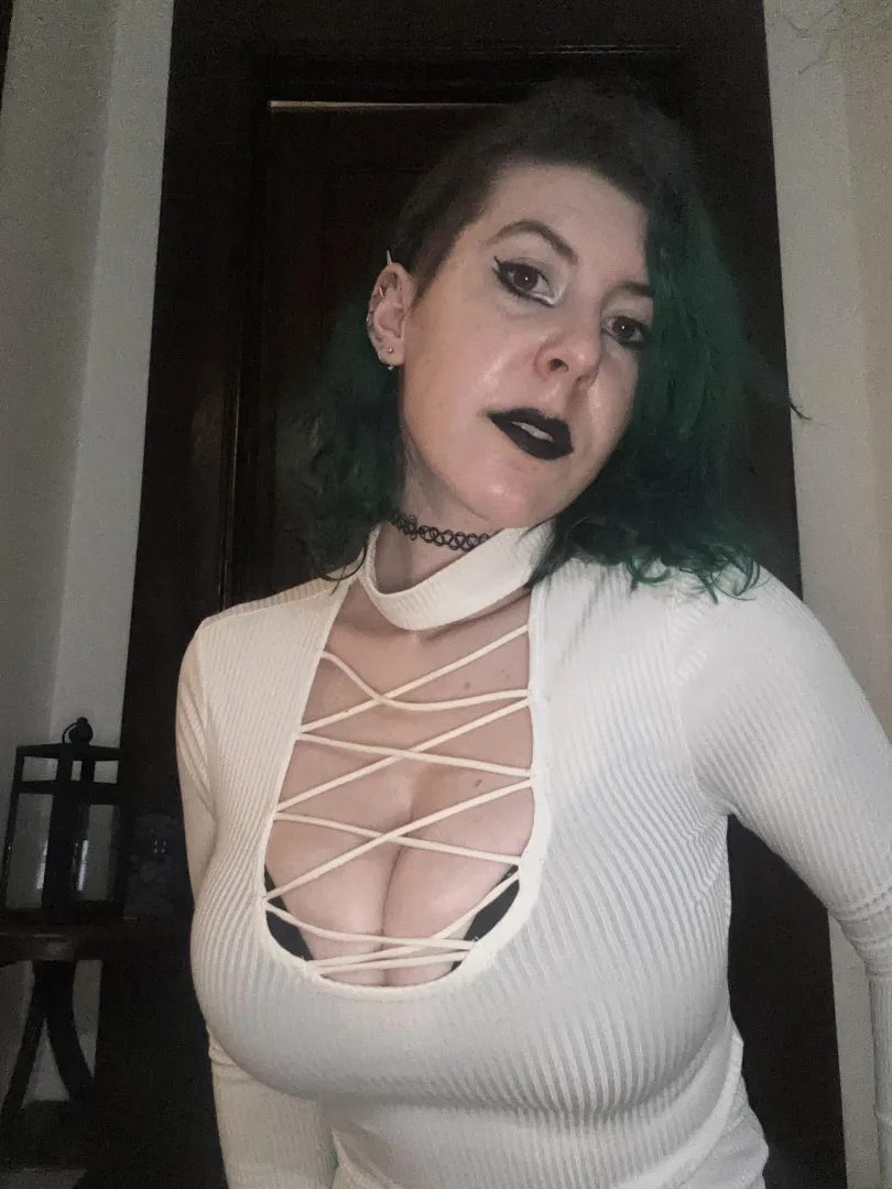 Criss crossed posted by sirenskiss3