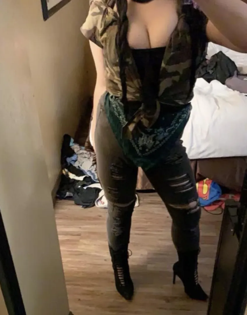 Crossdresser Here [90004] posted by Thick_Armadillo_5329