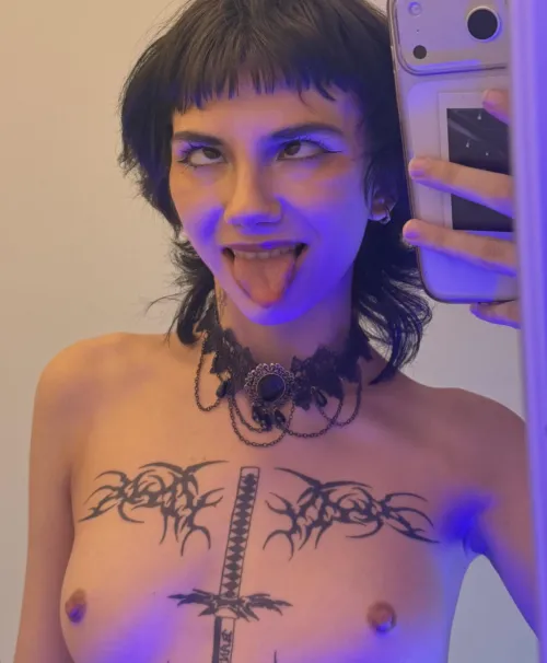 Crossed eyes and tongue out, ready or not. by Schonliebe