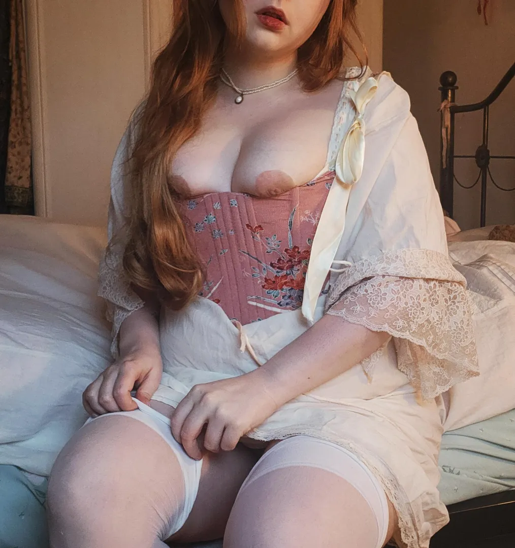 Cue the Bridgerton comments posted by underpinksky