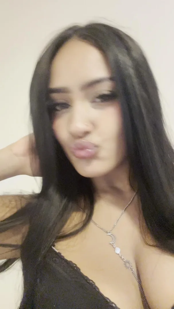 cum, need a guy who can host posted by rosycutie18