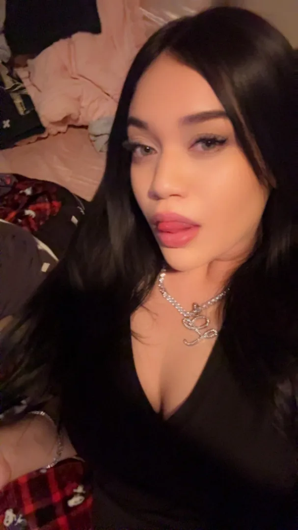 cum on my face ?  posted by ImpressionNo2794