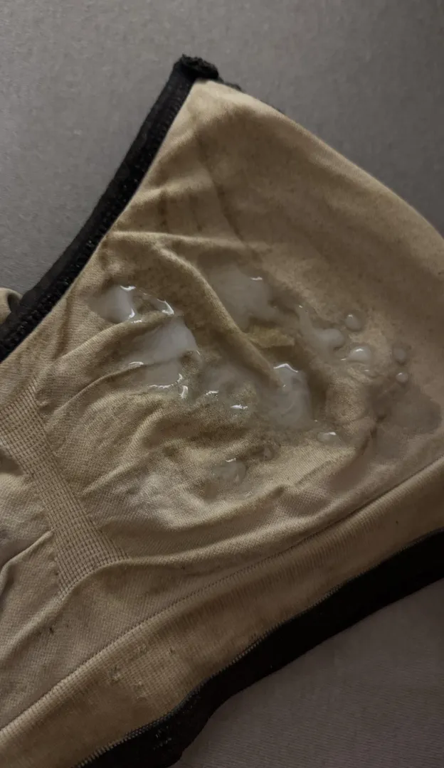 Cum on very sweaty sports bra posted by Lunayaaaaa