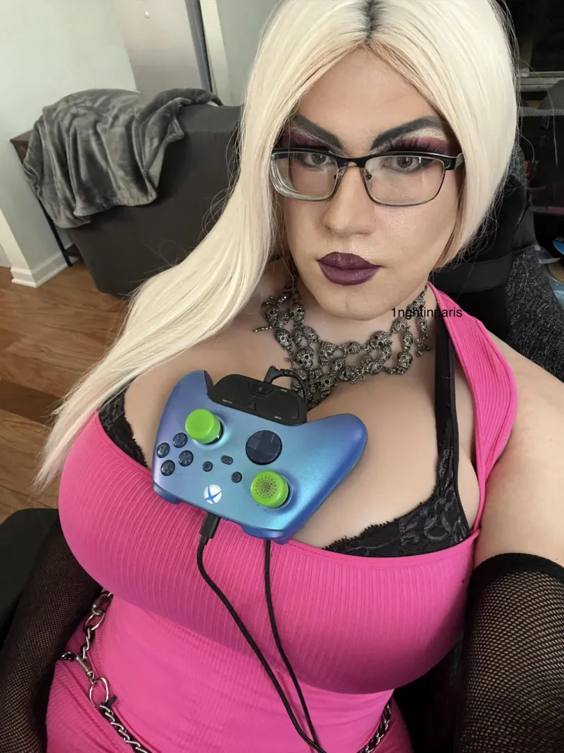 Cum play with me  posted by 1nghtinparis