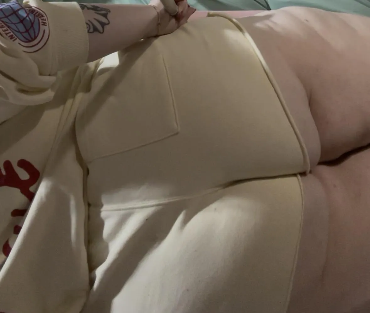 Cum spank me  posted by Twolittlepiggis