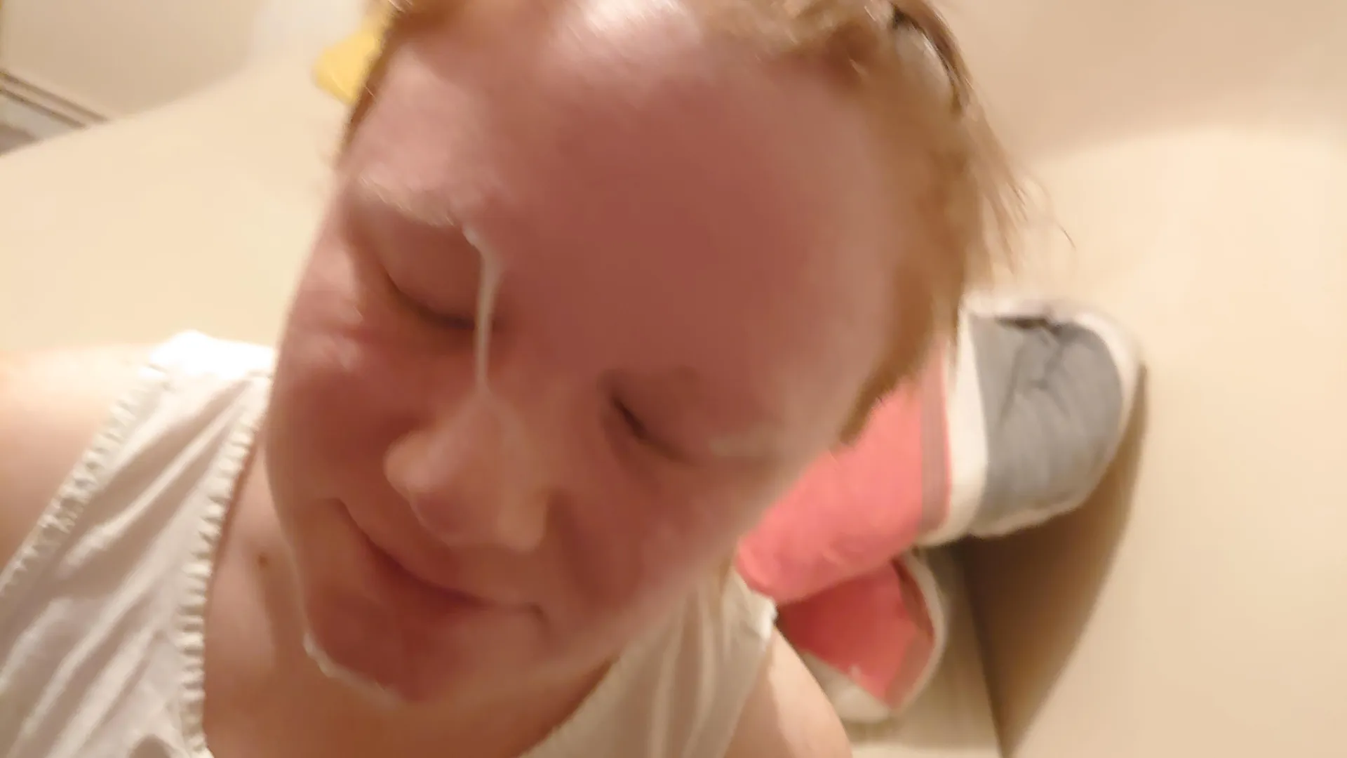 Cuming on ginger girlfriends face posted by ruinedbf