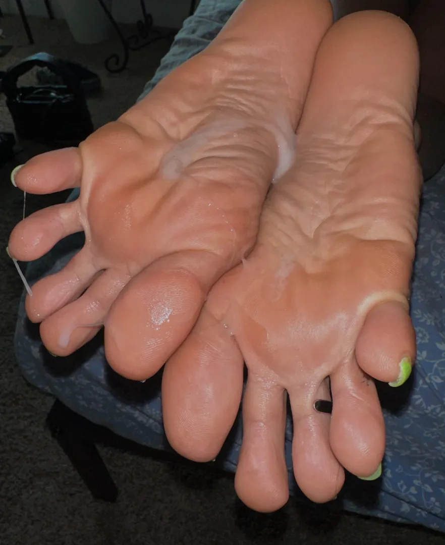 Cummytoes❤️ posted by cummytoess