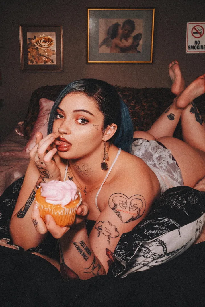 Cupcake posted by samiam415