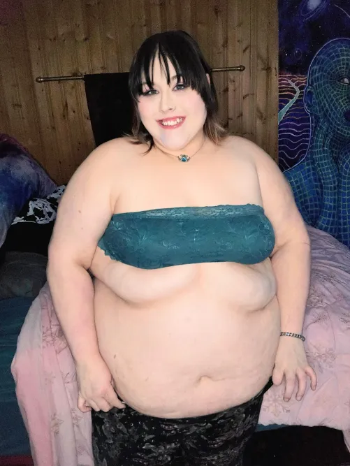 Cupid likes his girls well adored and well supplied  by SquishyPizzaBaby