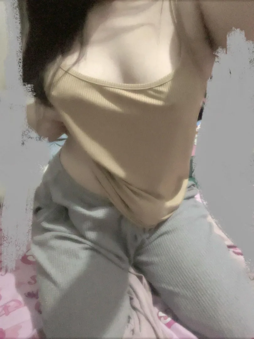 curious what’s underneath? :3 posted by wabisapii