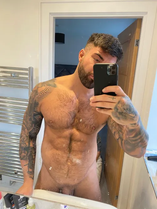 Curved for your pleasure by ChaosLoaf495