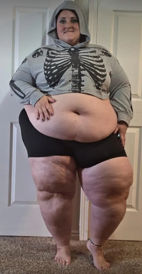 Curves that speak for themselves. posted by PlumCrazyRach