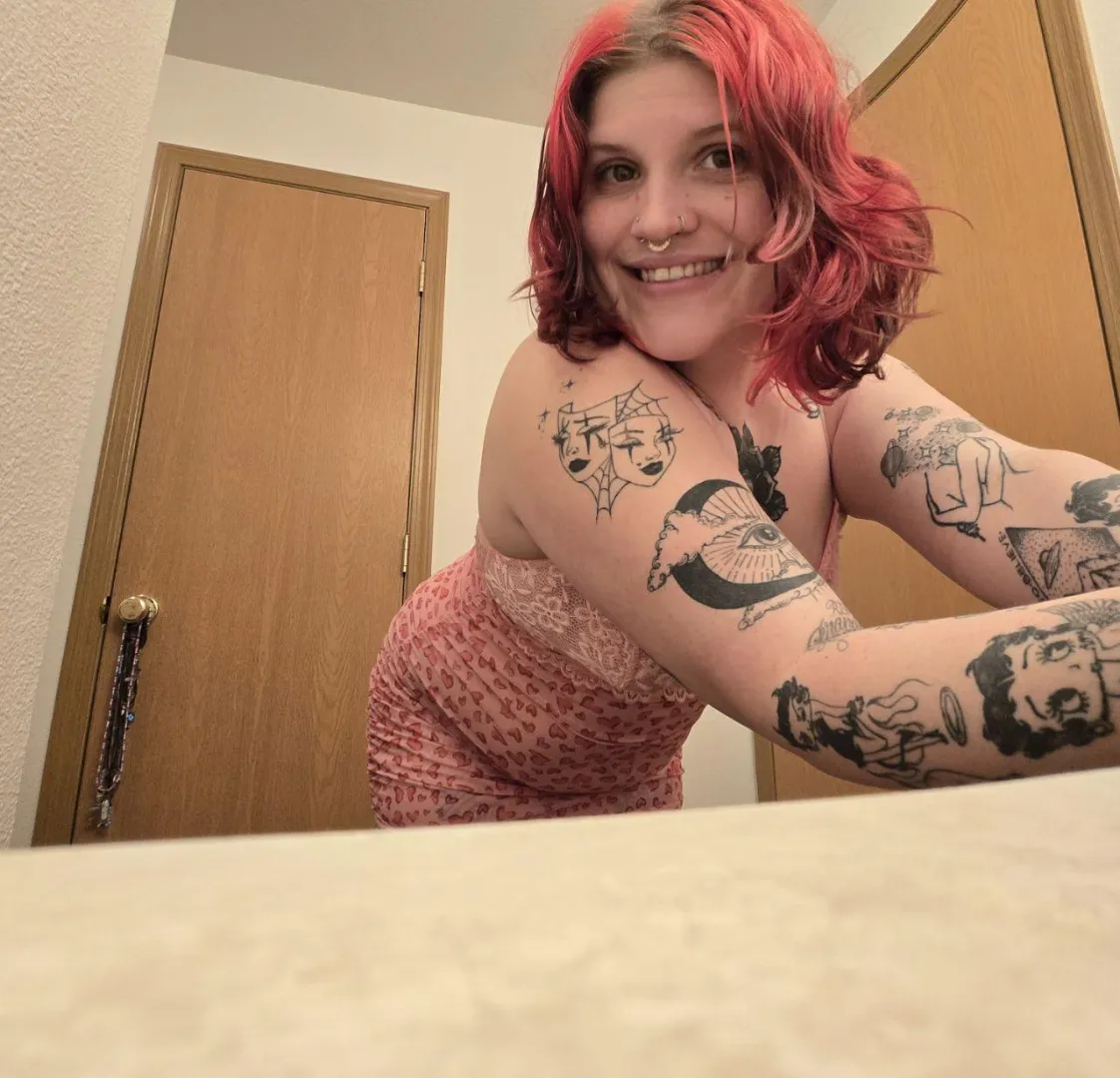 Curves that whisper trouble posted by cannakweeen