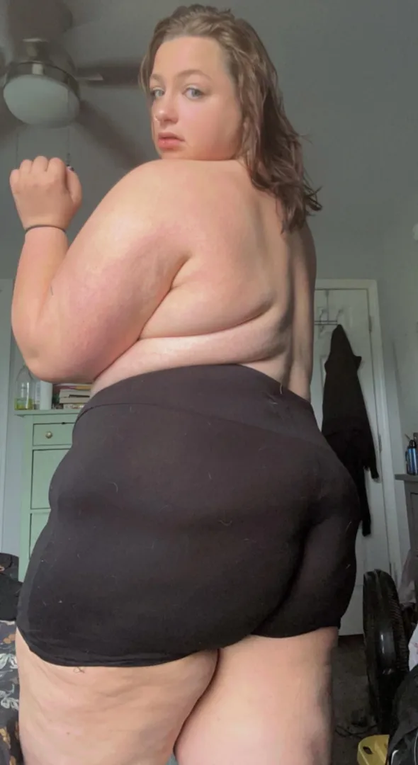 Curves to get lost in… posted by mmunch333