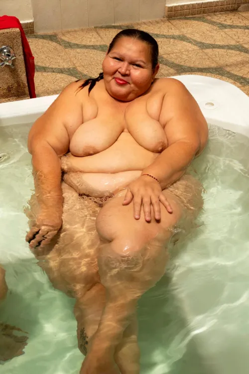 Curvy girl from colombia by Jadevega_33