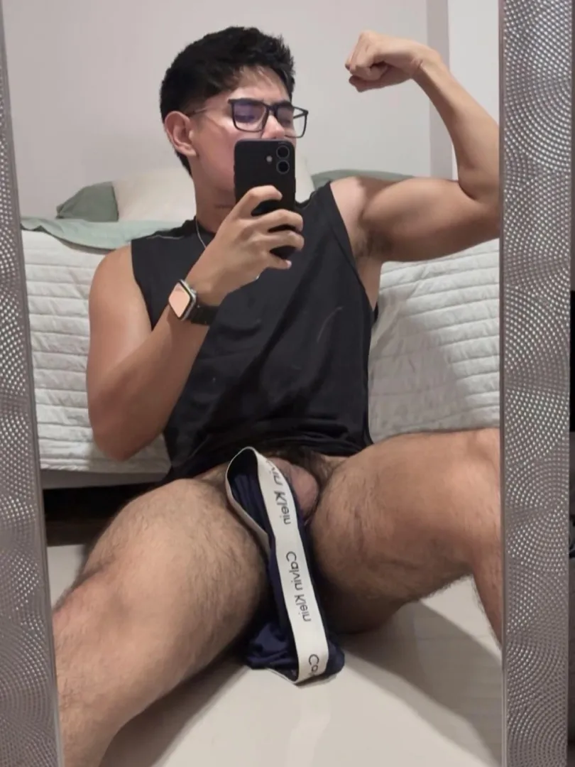 Custom content here! Dm me (no limits) posted by _JustNoah