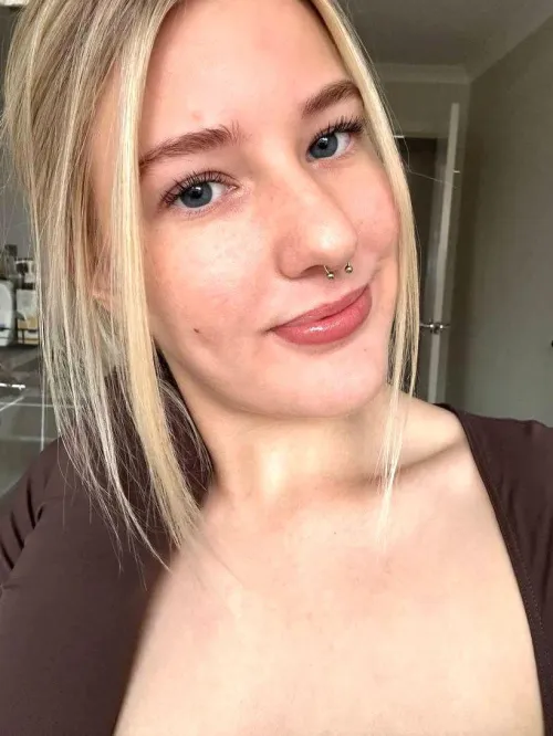 cute enough to distract you by innocentshaelah