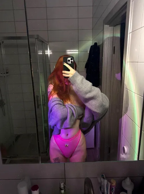 cute mirror selfie <3 by SassyTafffy