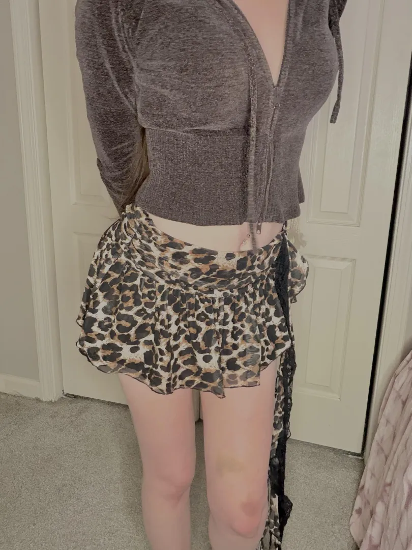 Cute skirt ❤️ posted by HazySleaze