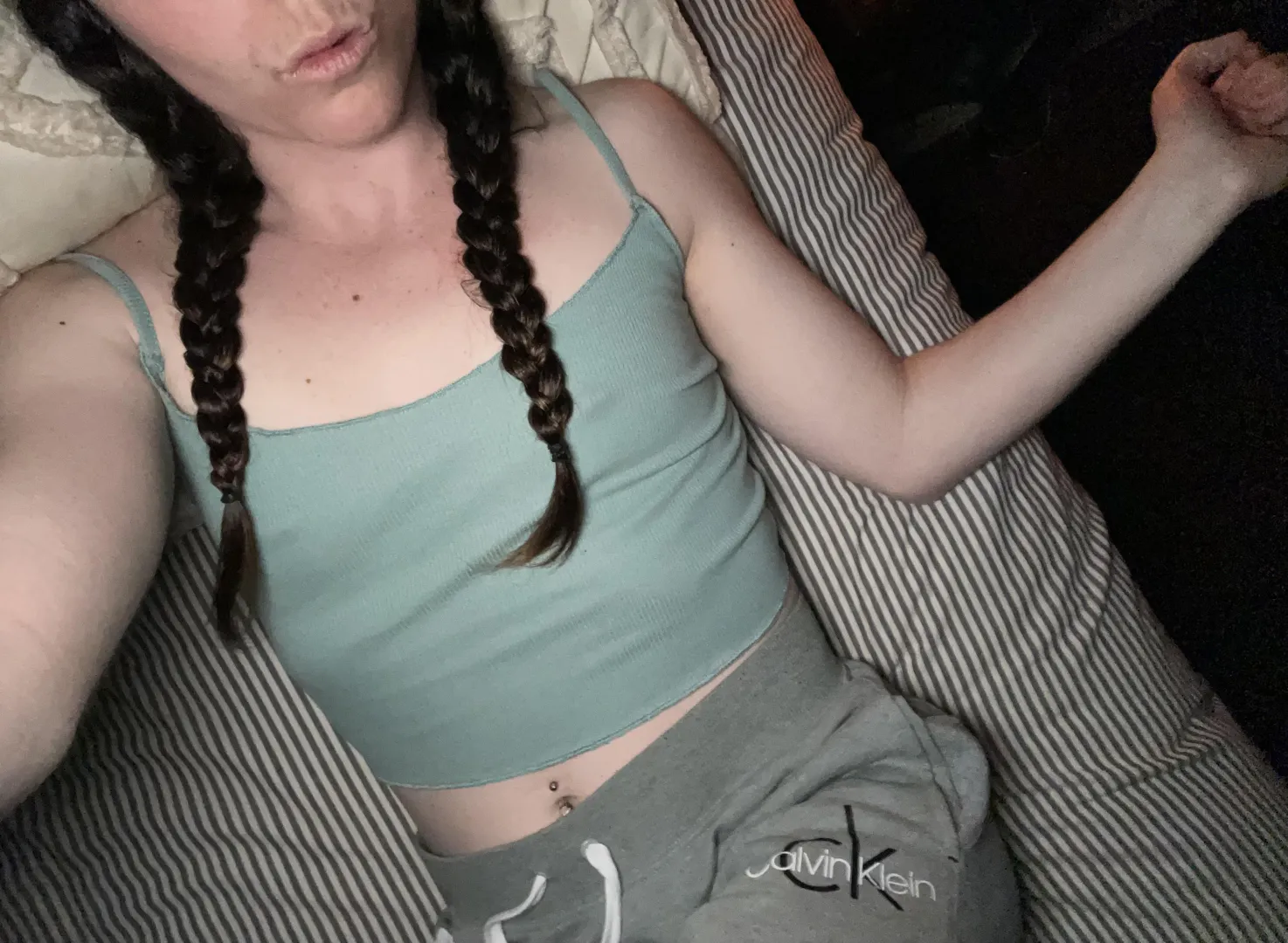 Cutie midriff peekaboo ‍ posted by CheekyCherieCheetah