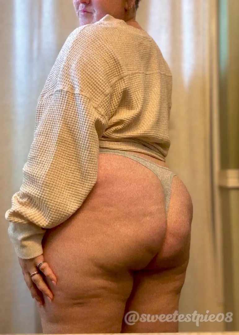 Cutie with a booty posted by sweetestpie08