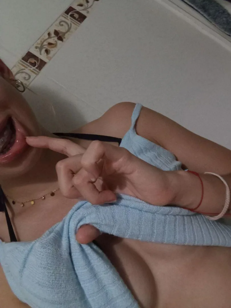 Cutie with a braces posted by SilkStormz