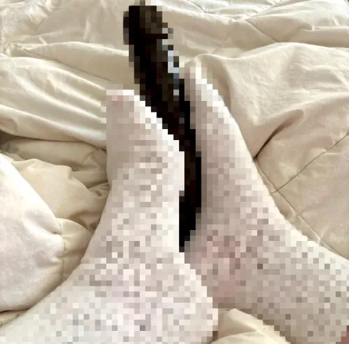 cūcks get pixels, but you like that don't you?  by mommymaziie