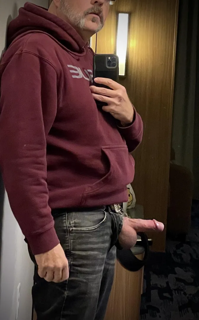 Dad 57 waiting in my hotel room. Doors open posted by SSCatskills