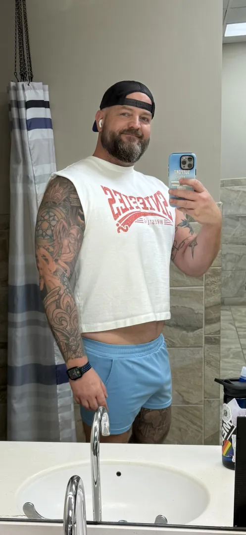 Dad needs belly rubs posted by Confident-Tea-6633