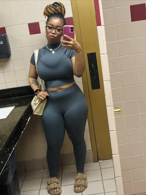 Daddy arrow up wanna meet in montrose? by luvv-flower