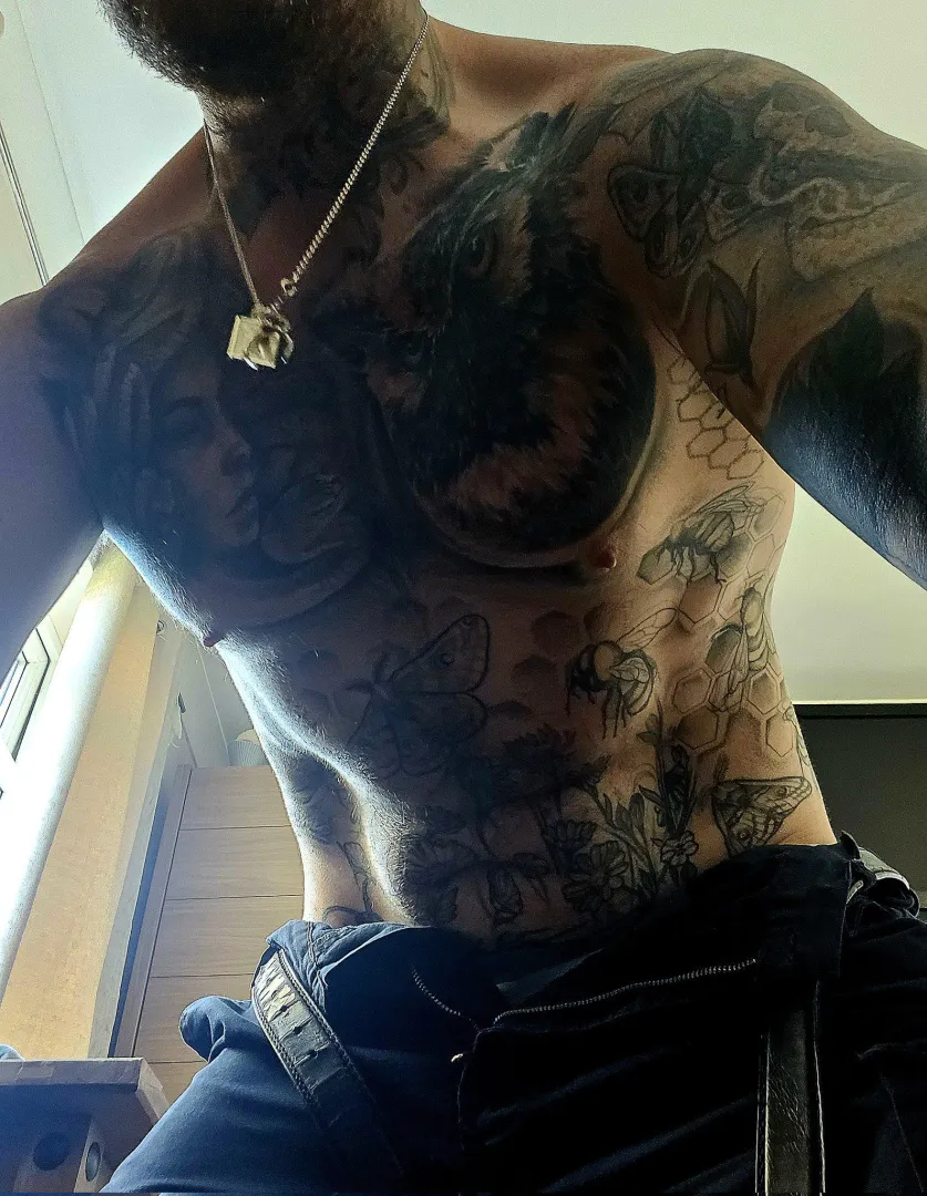 Daddy gets behind you after work posted by theguynextdoorr33