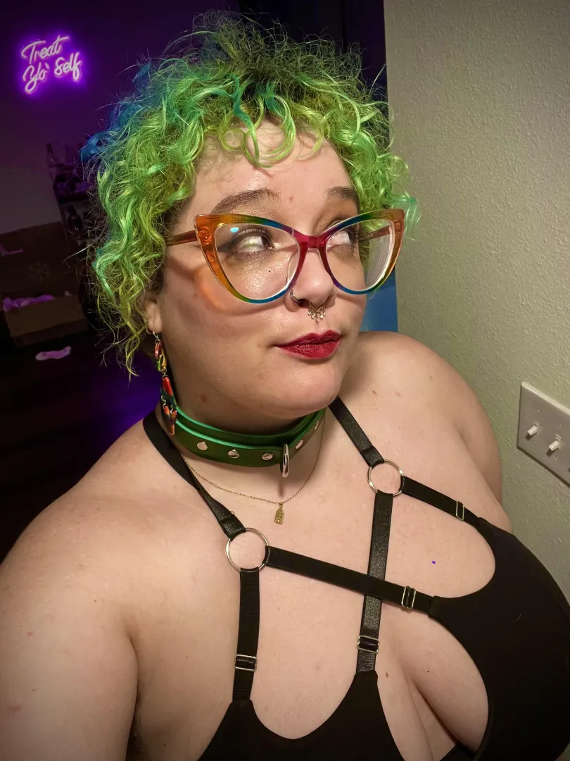 Daddy let me wear her collar out last night  posted by MxAllyOop