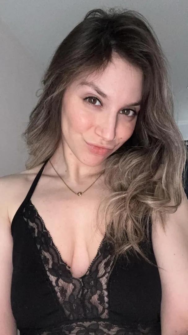 daily sexy selfie posted by Alissonmad