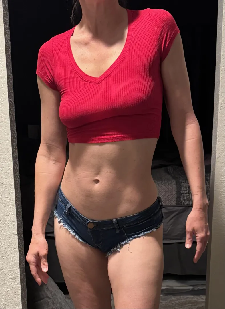 Daisy Dukes and a crop top make me feel so sexy. posted by Appropriate_Diet7988