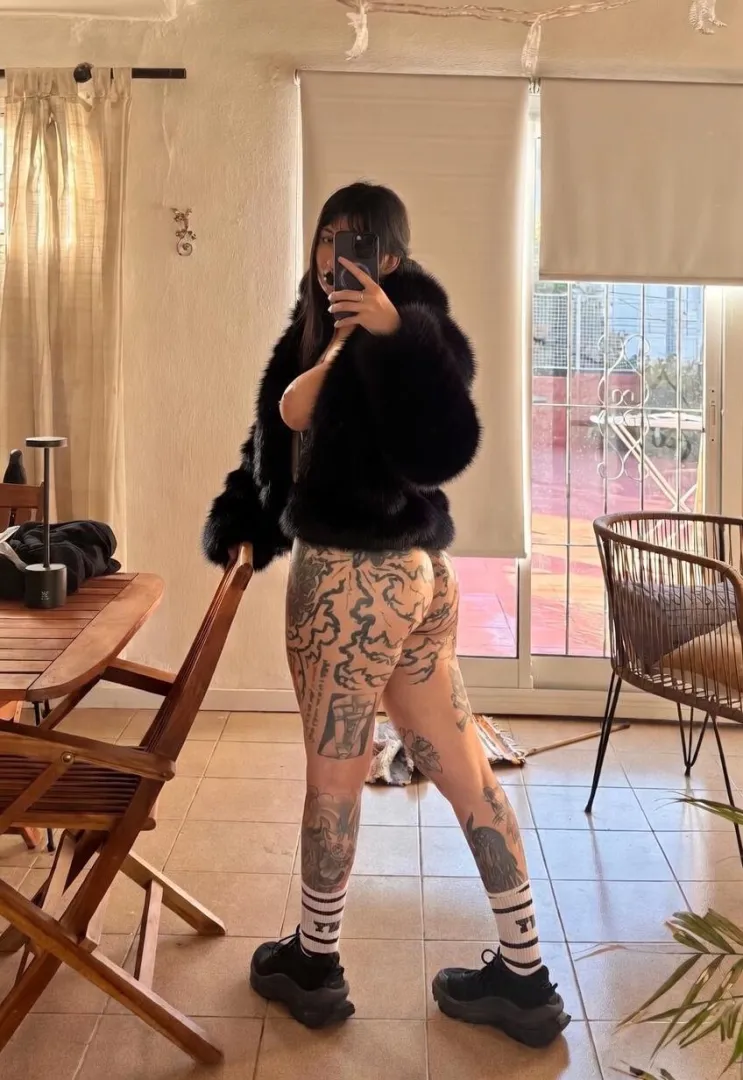 Damn goth and fur makes me horny posted by Chaos_142