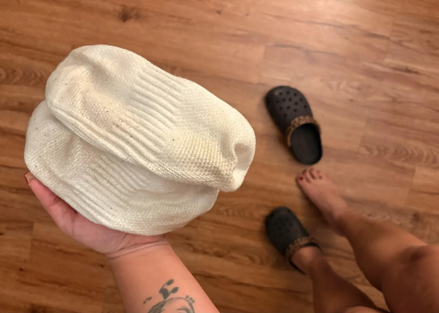 damp & vinegary  [F] posted by BrattyGirlMel